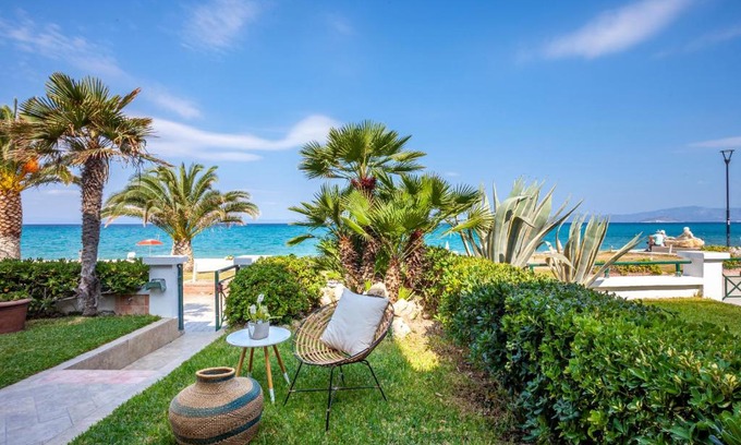 Pefkochori House | Seaside Bungalow