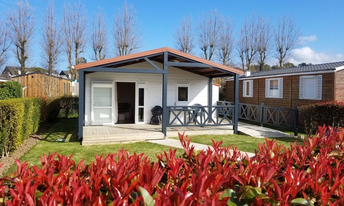 Grandcamp-Maisy Ski Chalet | Seaside chalet on the landing beaches, indoor swimming pool