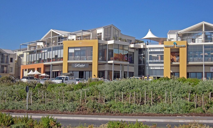 Big Bay Apartment | Seaside Deluxe Apartment, upmarket self catering accommodation in Big Bay