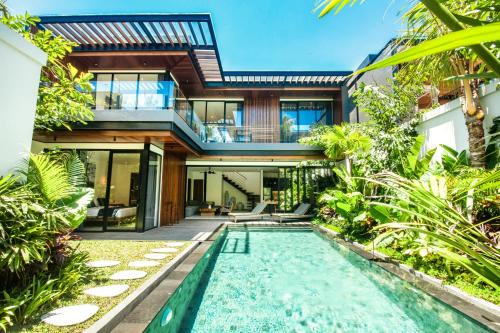 Munggu Villa | Seaside Escape 4br Villa, 190m To Canggu Beach
