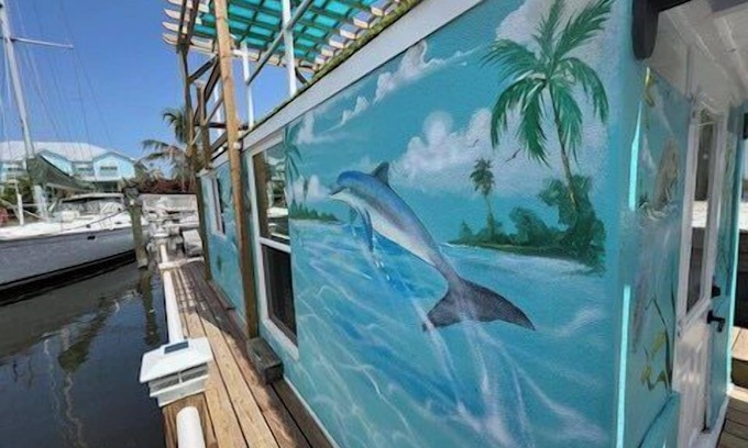 Merritt Island Boat Rental | Seaside Escape A Cozy Houseboat