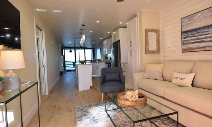 Marco Island Condo | Seaside Escape -Luxurious 2 Bedroom Condo