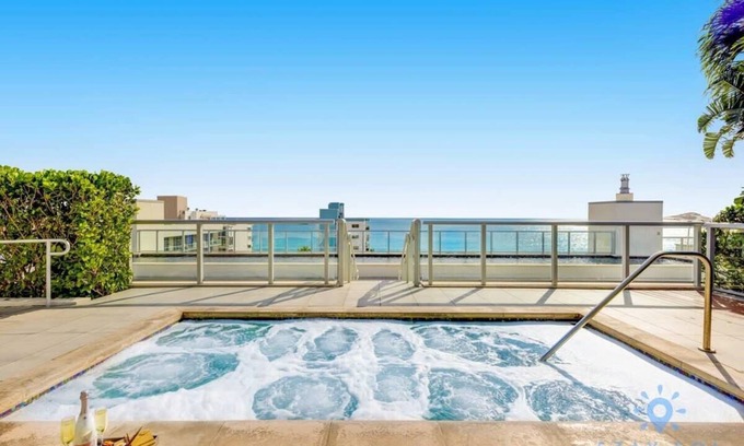 Hollywood Apartment | Seaside Gemstone Studio Escape