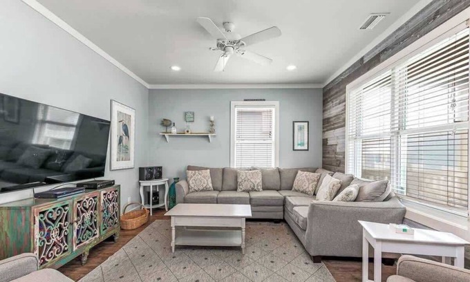Alabama Gulf Coast House | Seaside Getaway, Jacuzzi, 3 Mins Walk To Beach