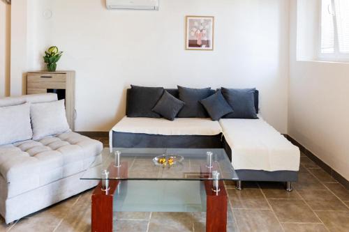 Tivat Apartment | Seaside Heaven