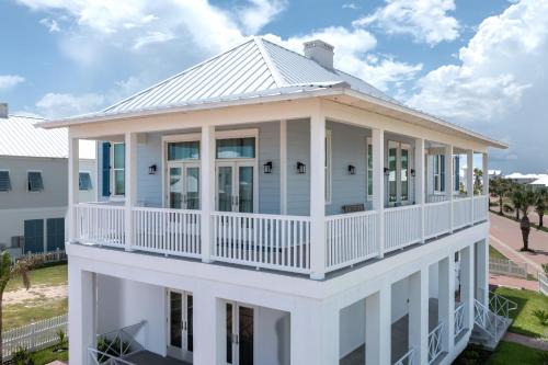 The Shores House | Seaside Rendezvous - Private home across from community park home