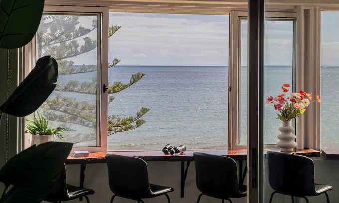 Glenelg South Apartment | Seaside Rendezvous - Glenelg South 3BDR 1BTH