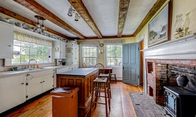 Belfast House | Seaside Sanctuary: Elegant Family Compound on the Water with stunning Ocean View