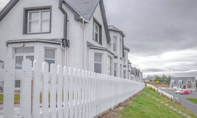 Banff House | SEASIDE SELF CATERING HOLIDAY TOWNHOUSE WITH EXCELLENT SEA VIEWS