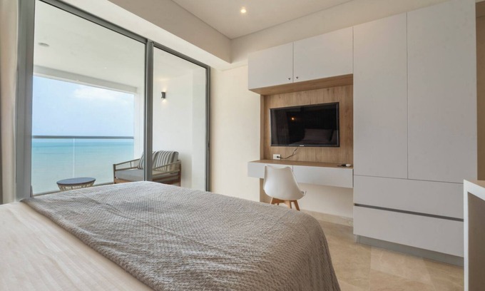 Marbella Apartment | Seaside Serenity and Style