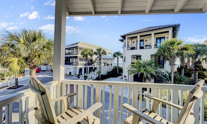 Sunnyside House | Seaside Serenity | Community Heated Pool | Private Beach Access | Tennis, Pickleball and Basketball