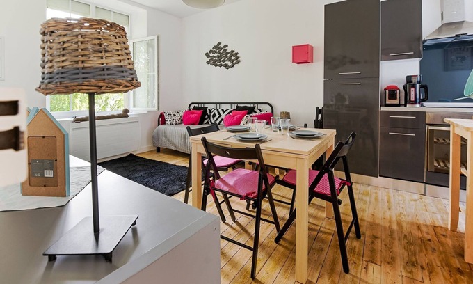 Isigny-sur-Mer Apartment | Seaside Serenity in Normandy