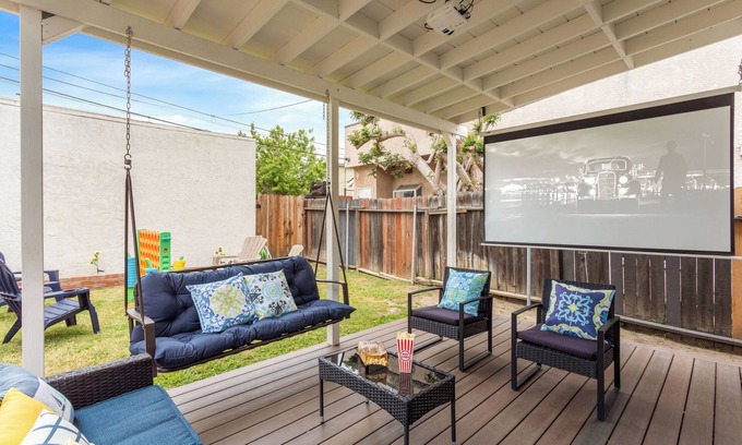 Eastside House | Seaside Serenity: Beach House with Outdoor Cinema