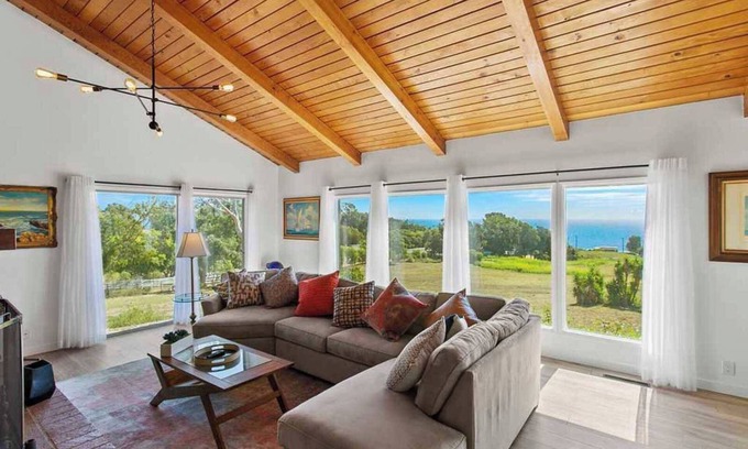 Central Malibu House | Seaside Serenity on Pacific Coast Hwy #41898