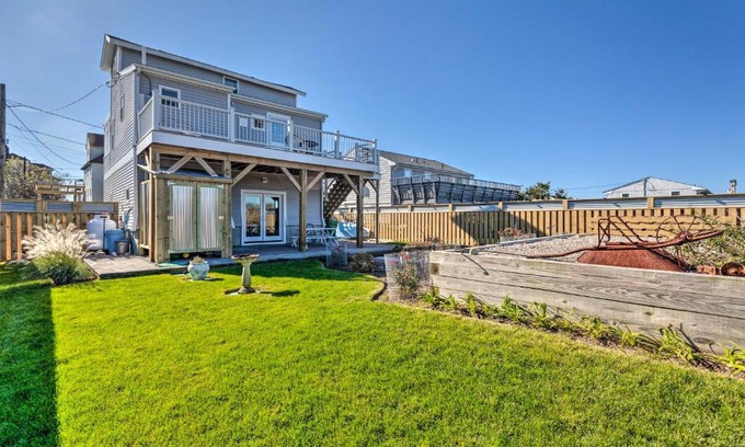 Matunuck House | Seaside SK Getaway Steps to Matunuck Beach!