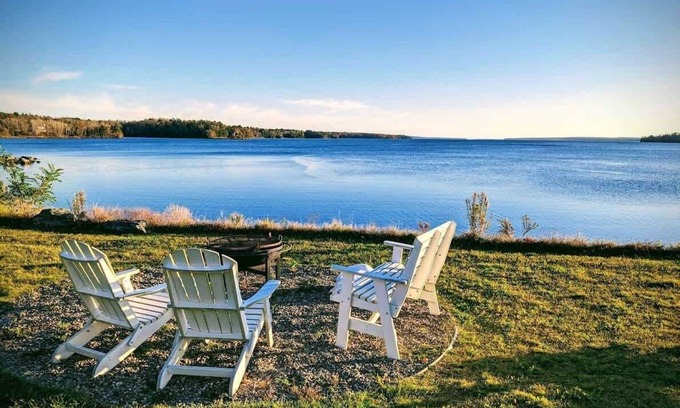 Ellsworth House | Seaside Spindle Cottage