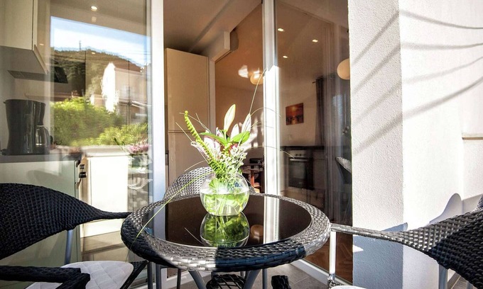 Lapad Apartment | Seaside Stay in Dubrovnik