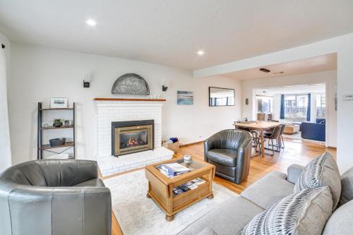 Seaside House | Seaside Vacation Rental with Patio Near Monterey Bay