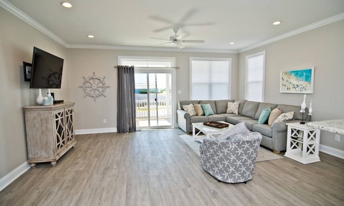 Atlantic Beach House | Seaside Villas, 3 story, elevator, garage, 4 bedrooms, 3.5 bath. Sleeps 8-10