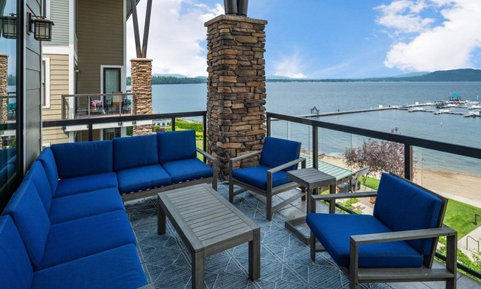 Sandpoint Condo | Seasons at Sandpoint: Waterfront 2-Story Penthouse, Downtown Sandpoint