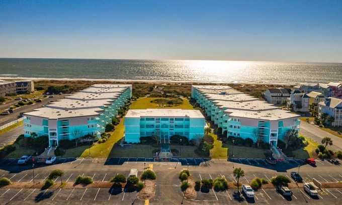 Morehead City Condo | SeaSpray 212 Located in Oceanfront Complex With Ocean Views