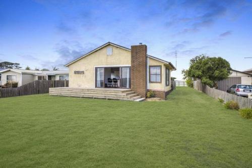 Robertsons Beach House | Seaspray home