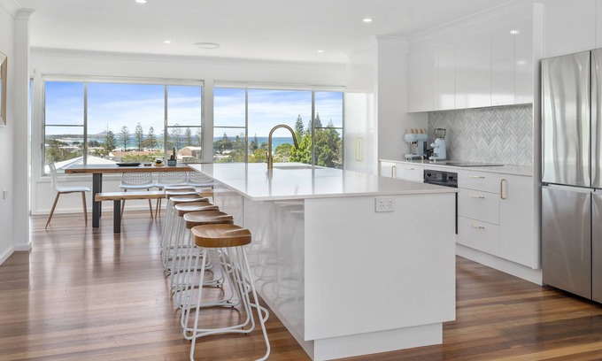 Woolgoolga House | SeaSpray House with panoramic views across the Pacific Ocean