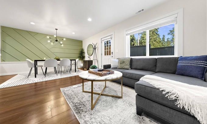 Seattle Metro Area House | Seattle Getaway – Private 2BR, 1BA near Airport