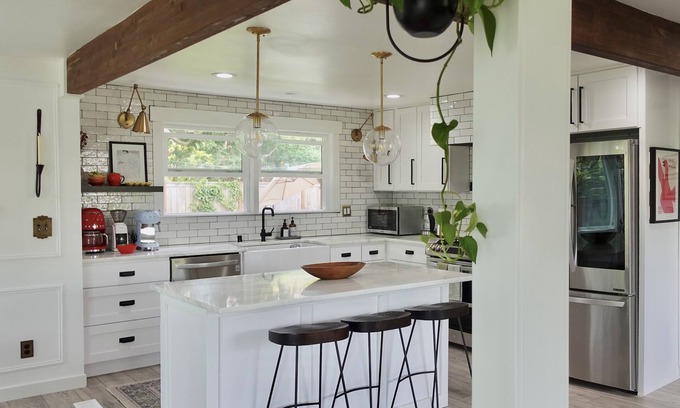 Greenwood House | Seattle Lighthaus: 4BR Retreat, Entire Property with Luxurious Amenities! ✨