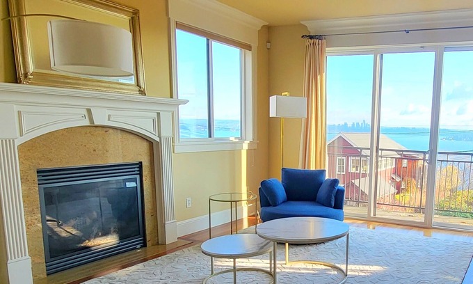 Leschi House | Seattle oasis centrally located with lovely views of Lake Washington