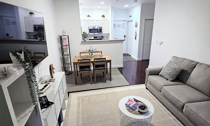 Belltown Condo | Seattle's Heart in Belltown/4guest/Space Neddle view