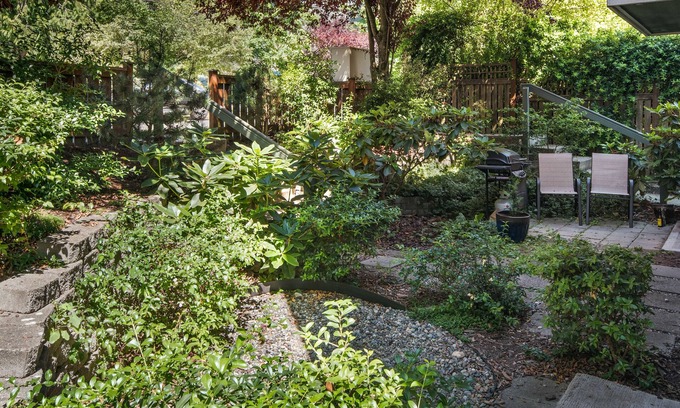 Mann House | Seattle Vacation Home: Berlin Wall