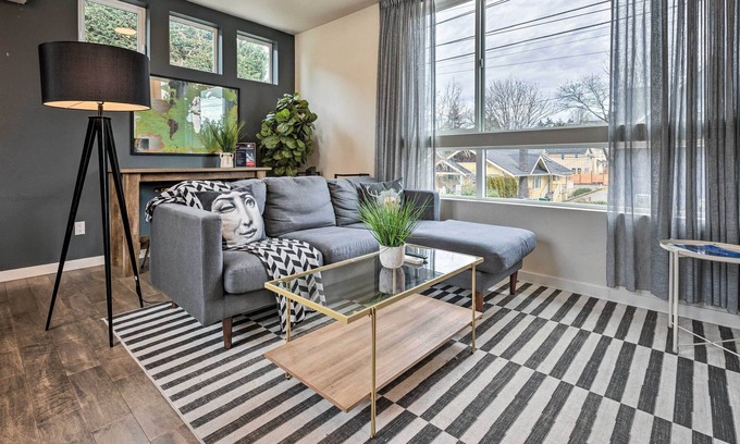 Mann House | Seattle Vacation Rental ~ 2 Mi to Downtown