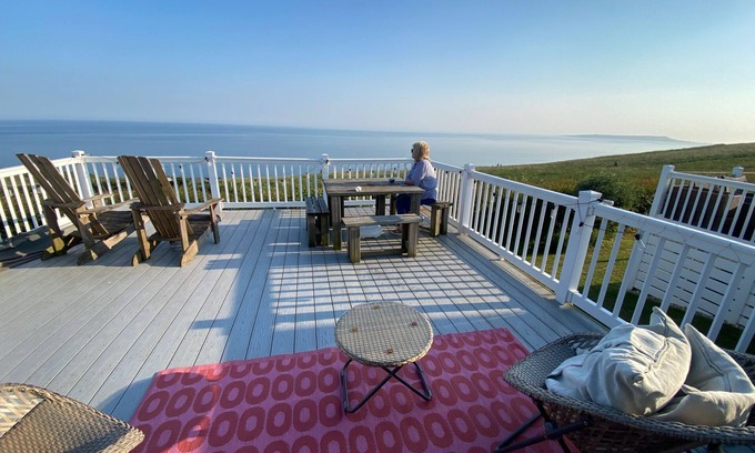 Kimmeridge Ski Chalet | SeaView Chalet-DurdleDoor-Sleeps4to6- Pet friendly