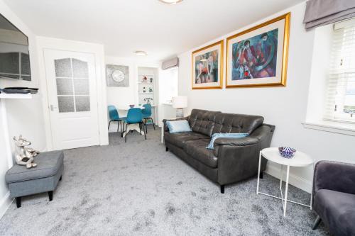 Glenisla Apartment | Seaview Cottage Central Dundee