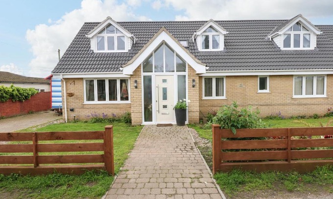 Pakefield House | Seaview