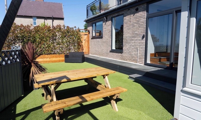 Llanfairfechan Cottage | SEAVIEW HOUSE, country holiday cottage in Llanfairfechan