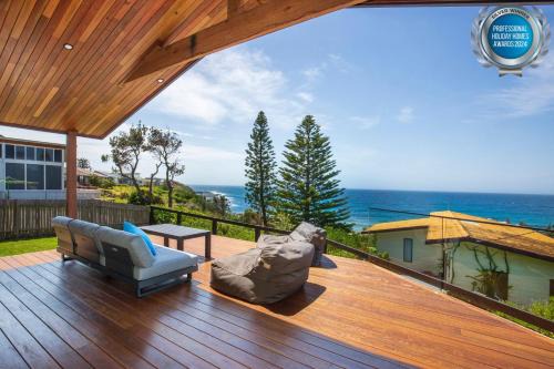 Culburra Beach House | Seaview I Pet Friendly with Stunning Views I 1 Min to Beach