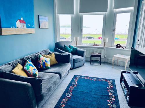 Largs Apartment | Seaview one bedroom apartment in centre of Largs