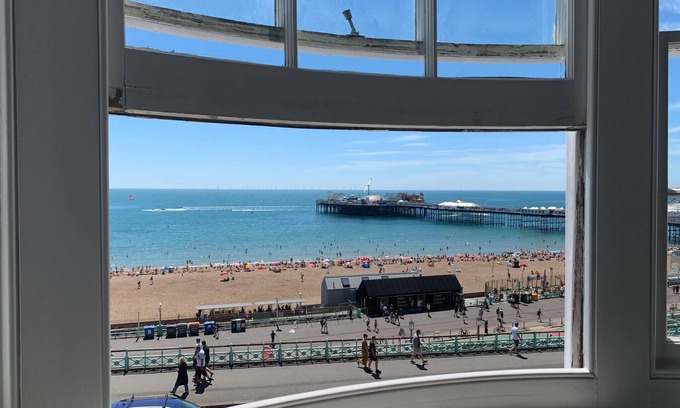 Seafront Apartment | Seaview Regency Apartment With Private Parking