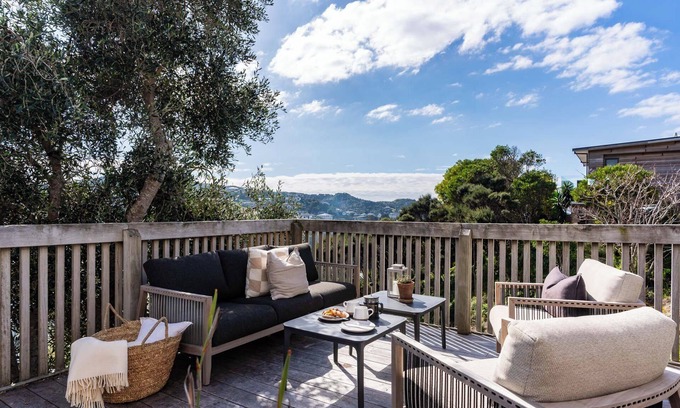 Mangawhai Heads House | Seaview Sanctuary - Mangawhai Holiday Home