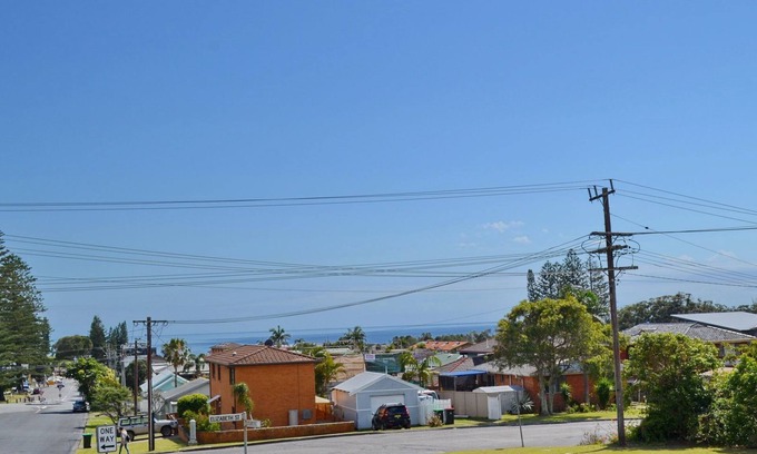 South West Rocks House | Seaview Townhouse 4 - walk to the beach
