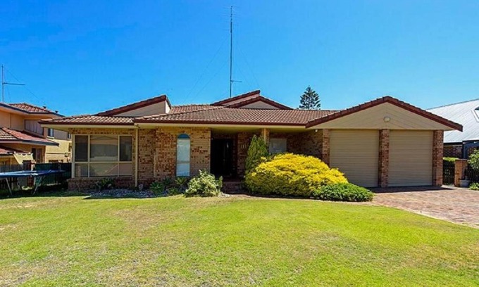 South Bunbury House | Seaviews on Ramillies