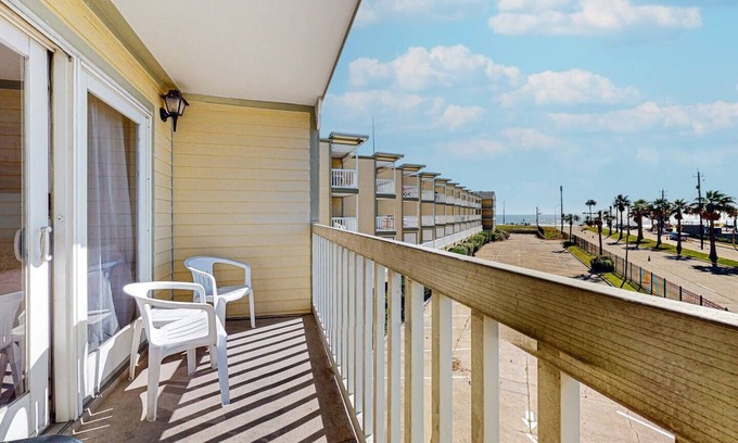 Galveston Condo | Seawall Escape @ Victorian Condos