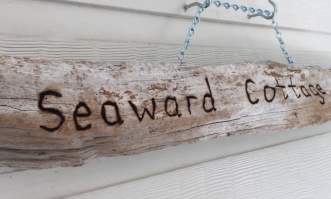 Nelly Bay House | Seaward Cottage, Nelly Bay