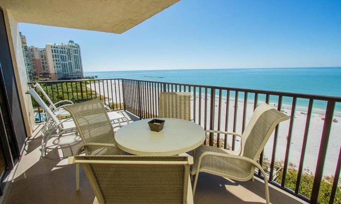 Marco Island Apartment | SeaWin 801 - Sea Winds condo