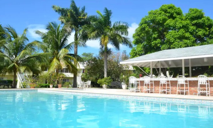 Montego Bay Apartment | Seawind On The Bay Freeport Montego Bay