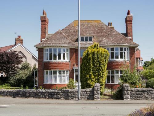 Rhos on Sea Apartment | Seawinds 2a