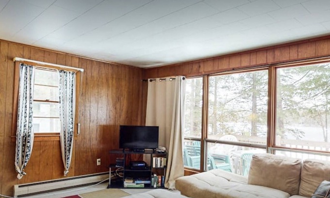 South Casco Cottage | Sebago Lake Waterfront Cottage With Sandy Beach & Boat Dock