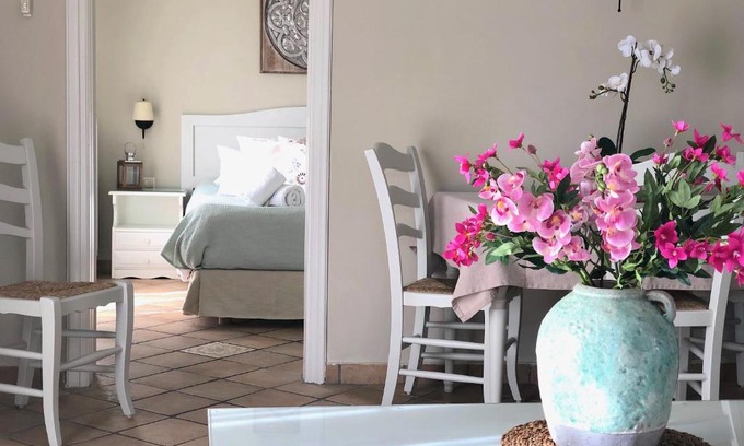Agios Gordios Apartment | Sebastian's - Garden Sea View Apartment